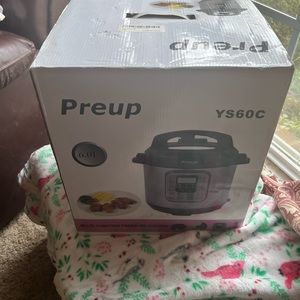 New pressure cooker - never used! 1000w multi function.